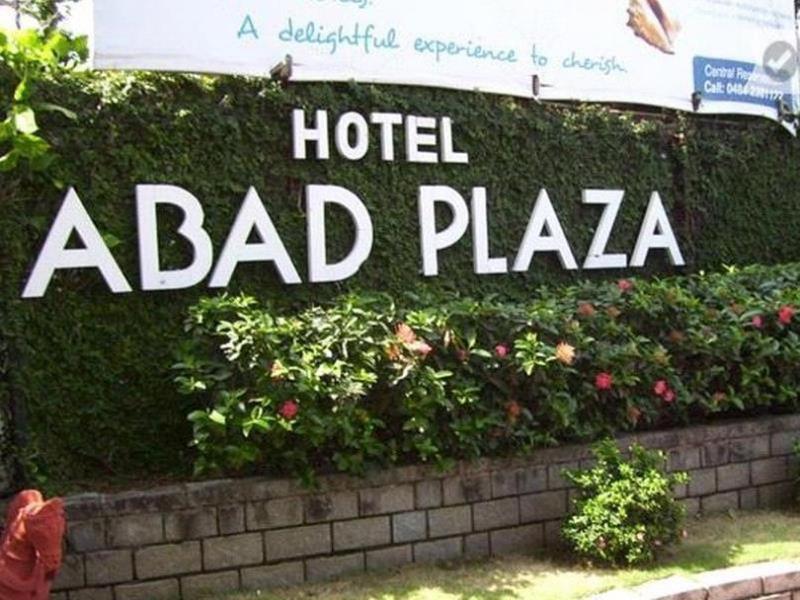 Hotel Abad Plaza Kochi Kültér fotó