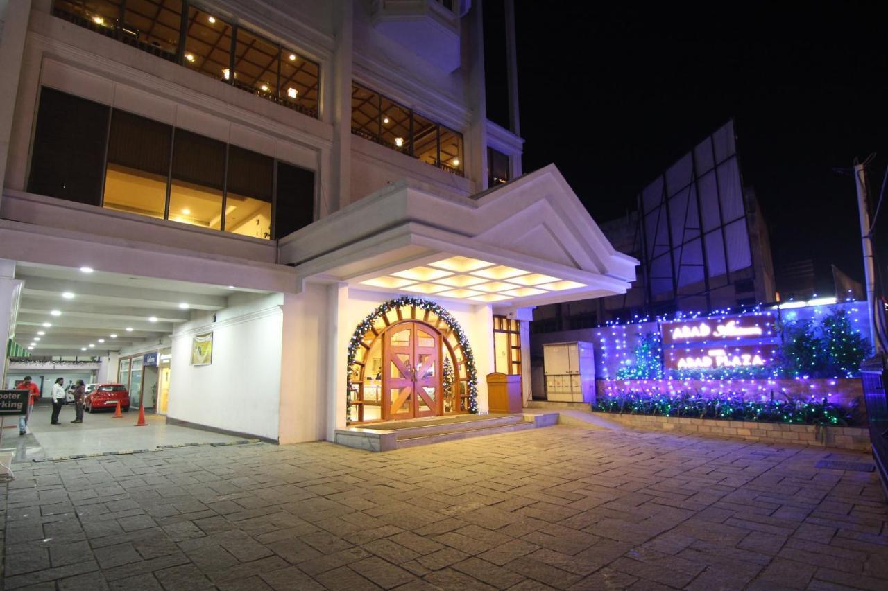 Hotel Abad Plaza Kochi Kültér fotó